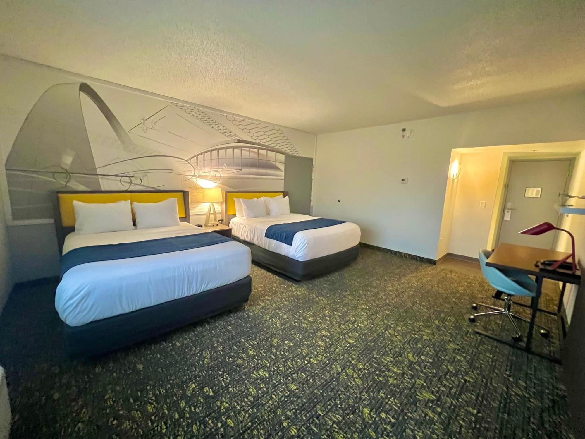 Saint Louis Airport Hotel Woodson Terrace Экстерьер фото