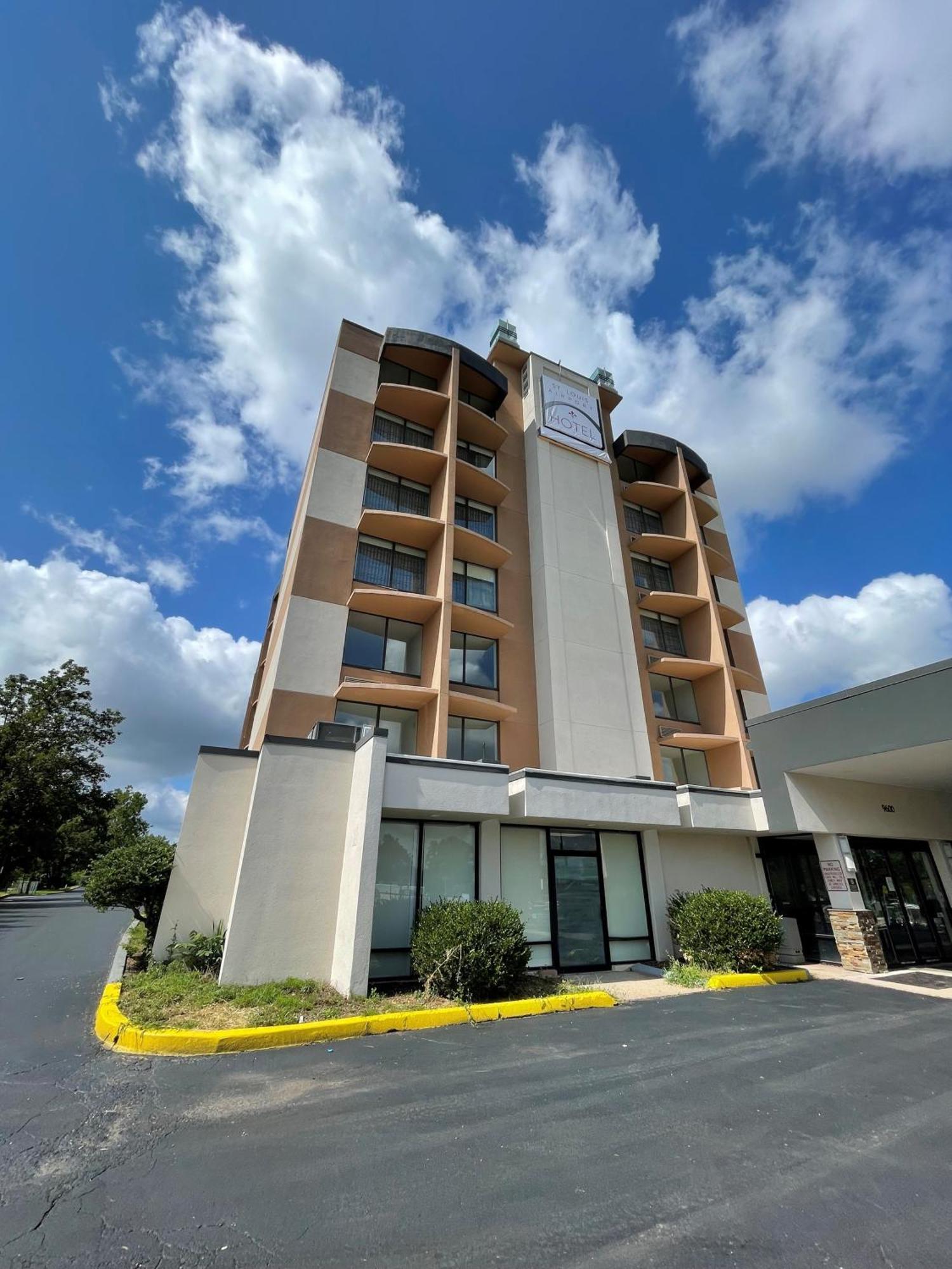 Saint Louis Airport Hotel Woodson Terrace Экстерьер фото