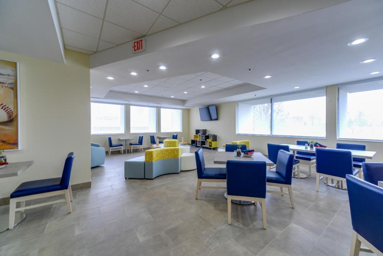 Saint Louis Airport Hotel Woodson Terrace Экстерьер фото