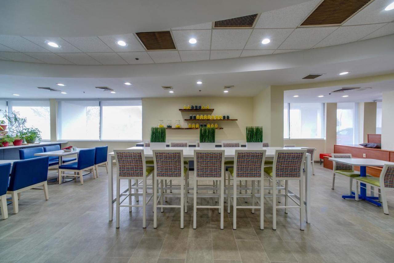 Saint Louis Airport Hotel Woodson Terrace Экстерьер фото