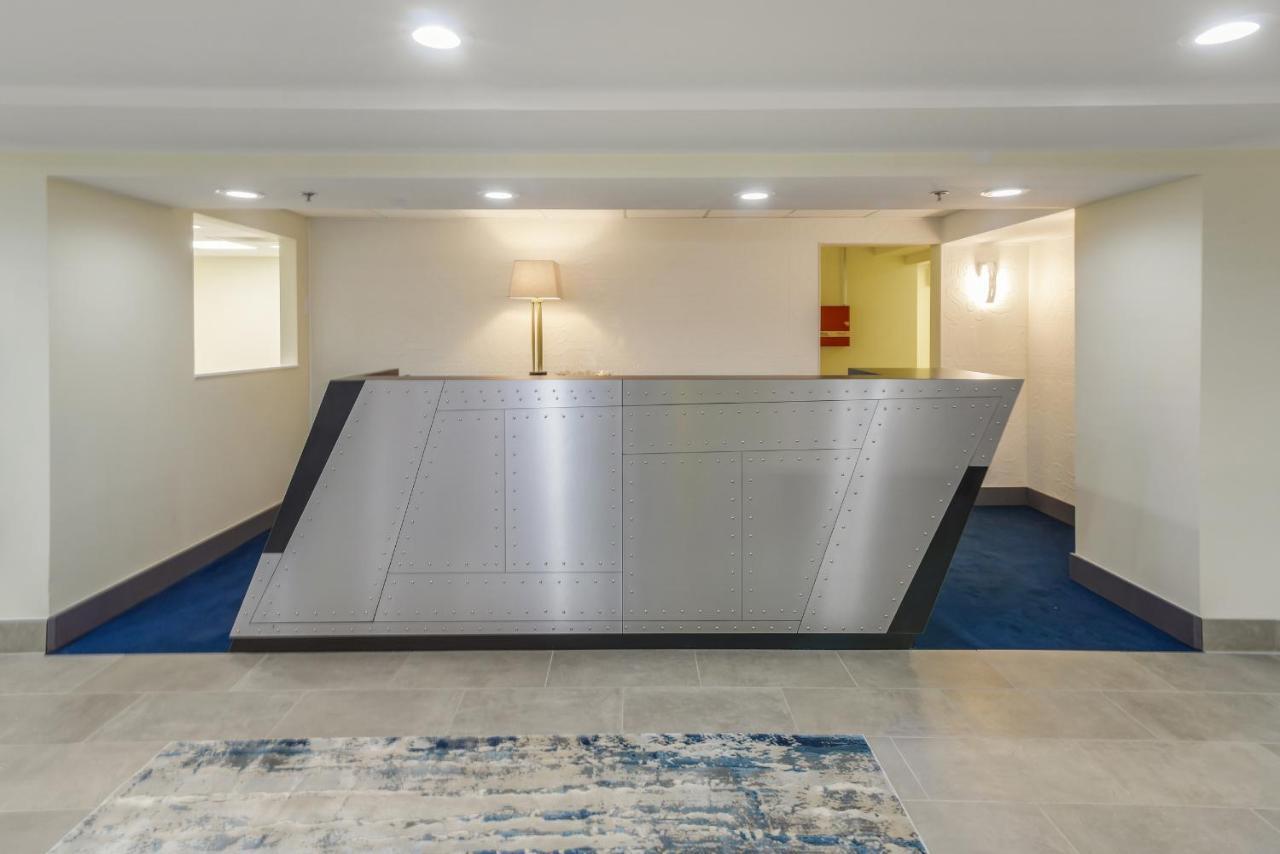 Saint Louis Airport Hotel Woodson Terrace Экстерьер фото